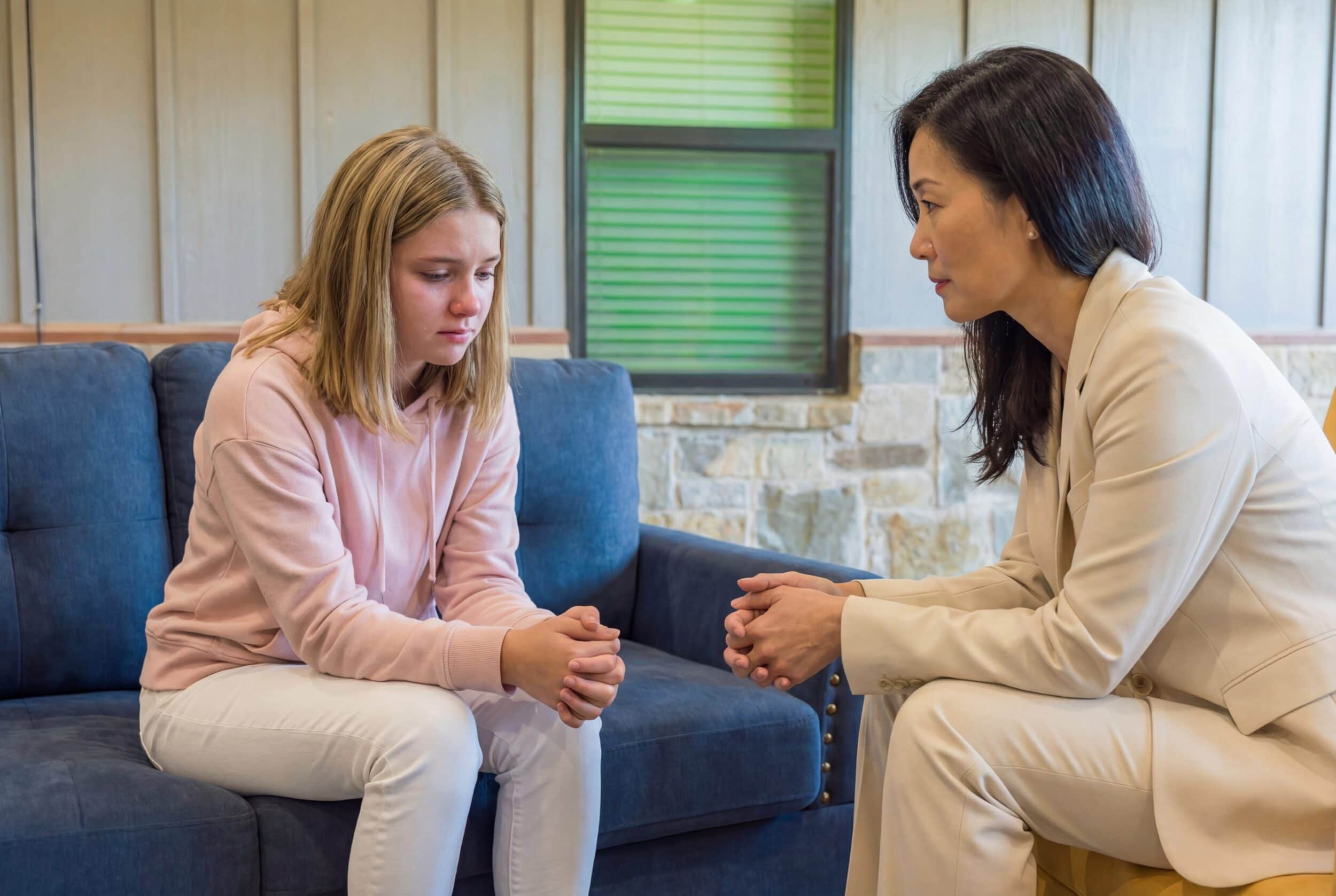 one on on therapy session in a group home for teens in Dallas